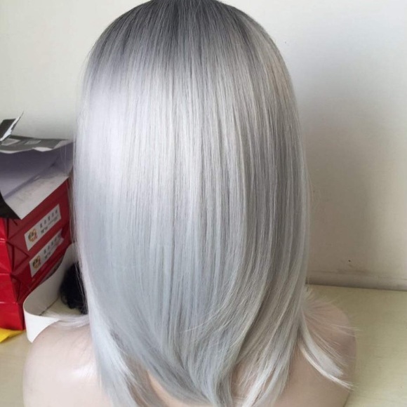 ?Grey Ombré middle part Bob Wig? *NWT* main image 4